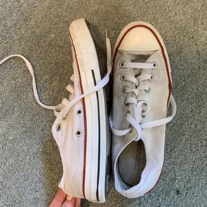 BARELY WORN white converse chuck taylor all stars